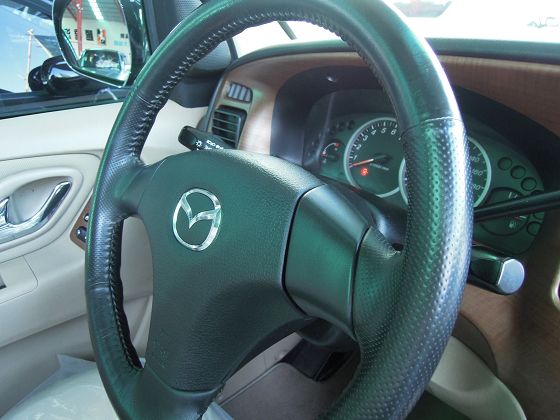 Mazda 馬自達 Tribute 照片6