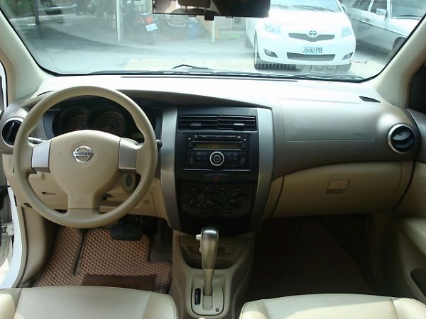 日產 LIVINA 10年 1.6白 照片4