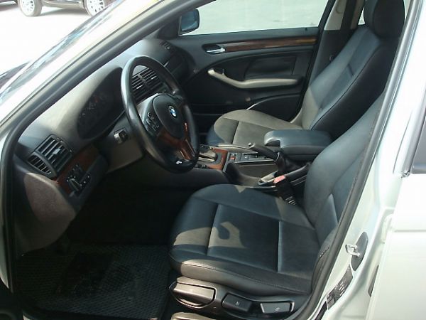 BMW 318I 02年 2.0銀 照片7