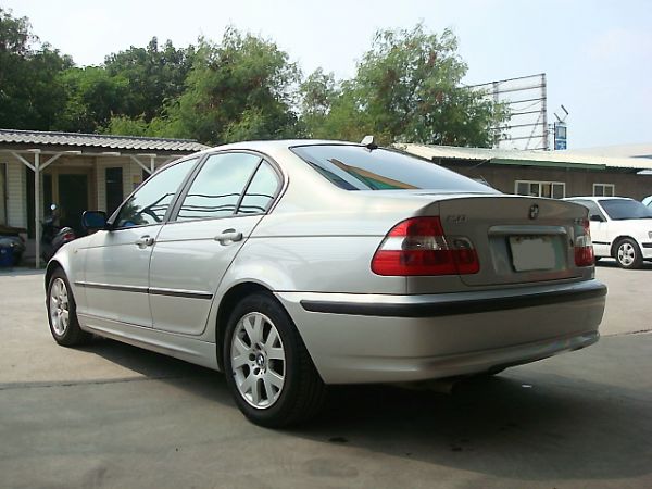 BMW 318I 02年 2.0銀 照片10