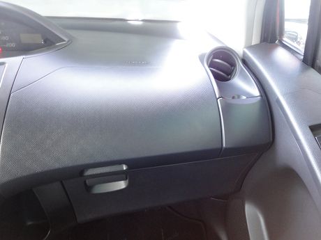 Toyota豐田 Yaris 照片5