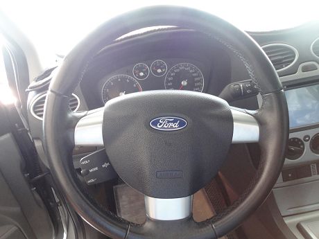 Ford 福特 Focus 2.0 照片3