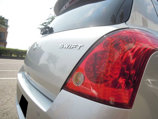 06 鈴木 SWIFT 白 高鐵汽車 照片7