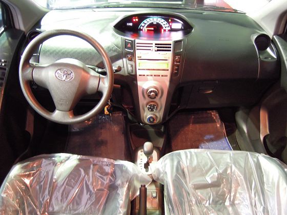 Toyota豐田 Yaris 照片2