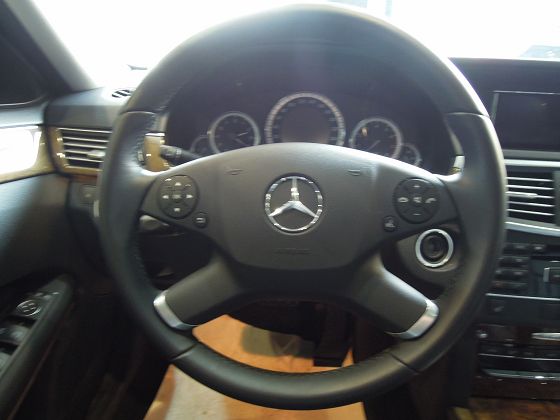 Benz 賓士 E 200 照片6