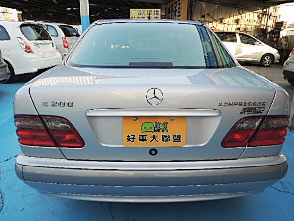 M-BENZ 2002領E200K 實圖 照片4