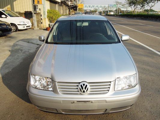 【高鐵汽車】2004 福斯VW BORA 照片2