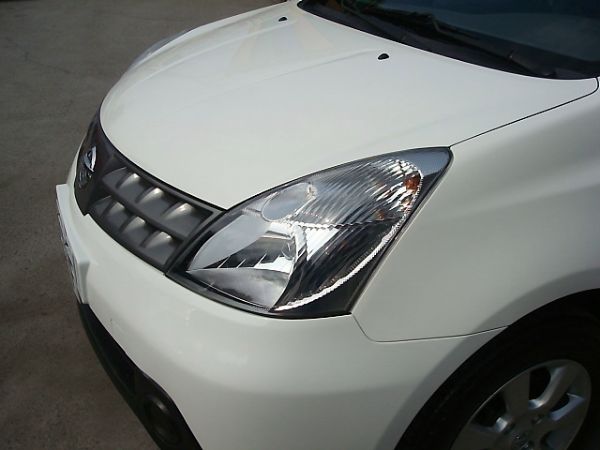 LIVINA日產 NISSAN 1.6白 照片8