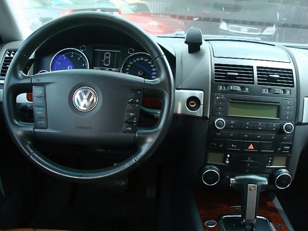 TOUAREG拓瑞格 福斯VW 3.2黑 照片6