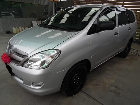 Toyota豐田 Innova 照片1