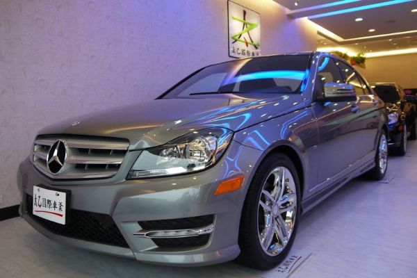 【自售】2012年 BENZ C250  照片1