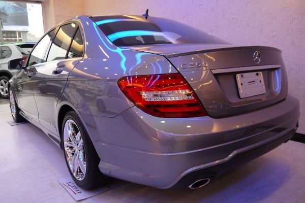 【自售】2012年 BENZ C250  照片2