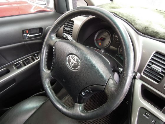 Toyota豐田 Wish 照片7