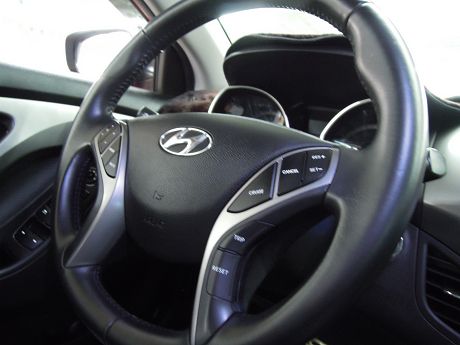 Hyundai 現代 Elantra 照片3