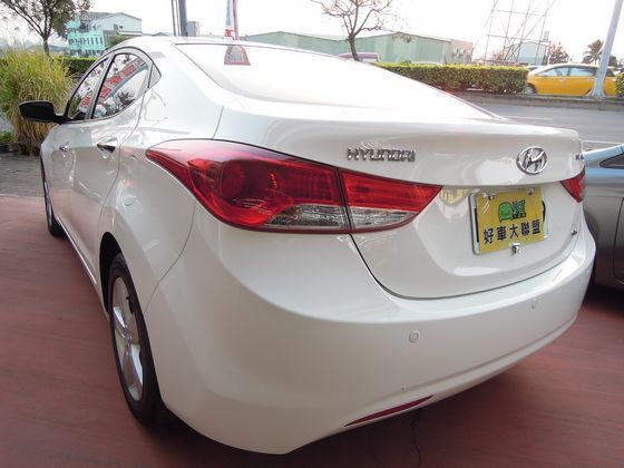 Hyundai 現代 Elantra 照片10