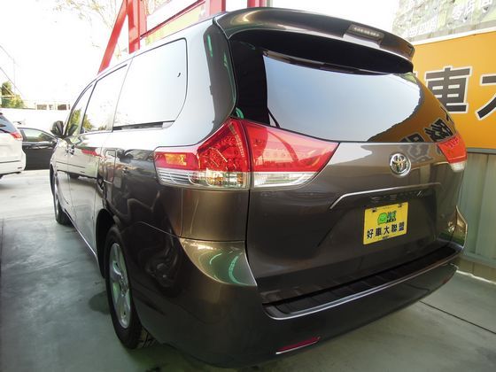 Toyota豐田 Sienna 照片10