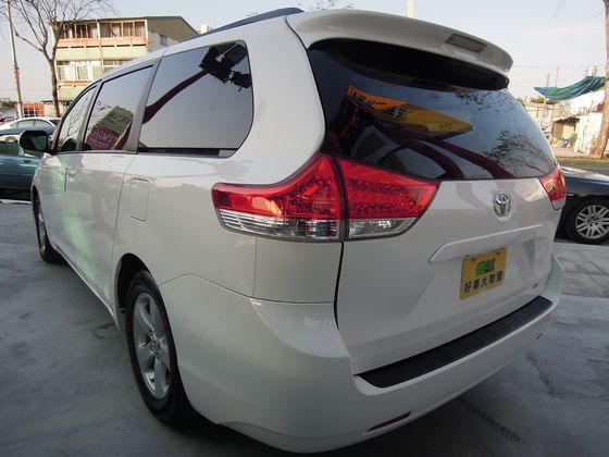 Toyota豐田 Sienna 照片10