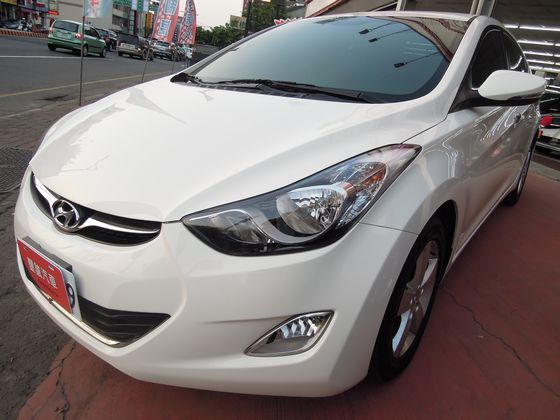 Hyundai 現代 Elantra 照片1