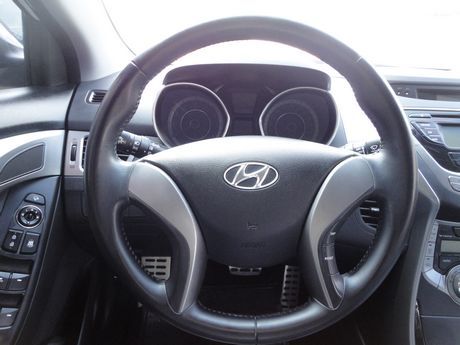 Hyundai 現代 Elantra 照片3