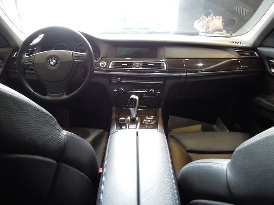 BMW 寶馬 7系列 740 照片2