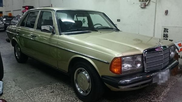 1983年精緻老車W123  200E 照片1