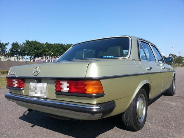 1983年精緻老車W123  200E 照片2