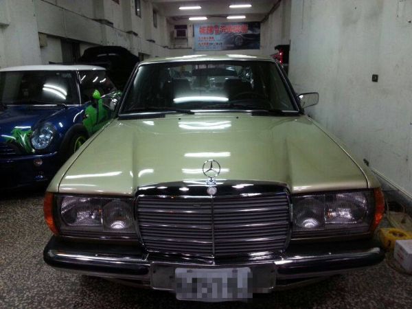 1983年精緻老車W123  200E 照片3