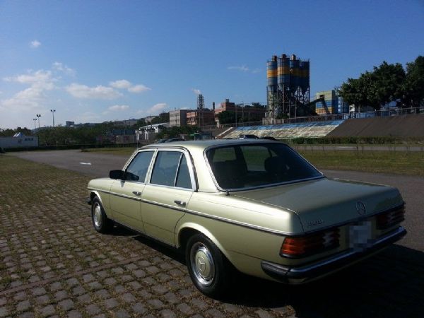 1983年精緻老車W123  200E 照片4