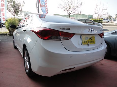 Hyundai 現代 Elantra  照片10