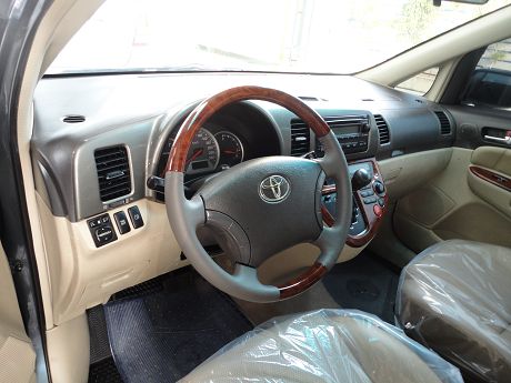 Toyota豐田 Wish 照片3