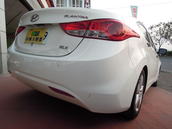 Hyundai 現代 Elantra 照片10