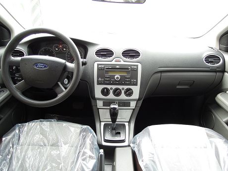 Ford 福特 Focus 1.8 照片2