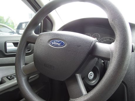 Ford 福特 Focus 1.8 照片3