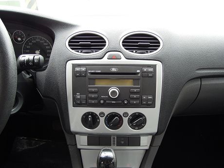 Ford 福特 Focus 1.8 照片4