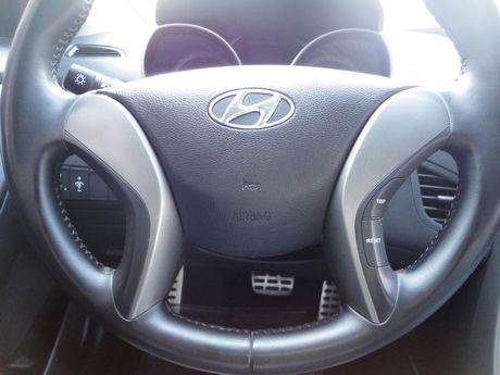 Hyundai 現代 Elantra 照片3