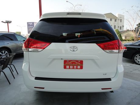 Toyota豐田 Sienna 照片10