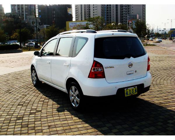 2011 LIVINA 大空間 省油 車 照片9