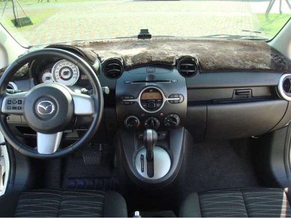 2010 MAZDA 2 馬2 照片2