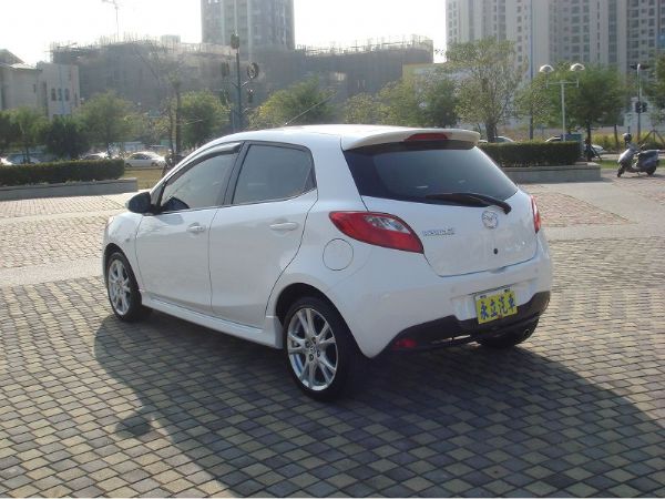 2010 MAZDA 2 馬2 照片9