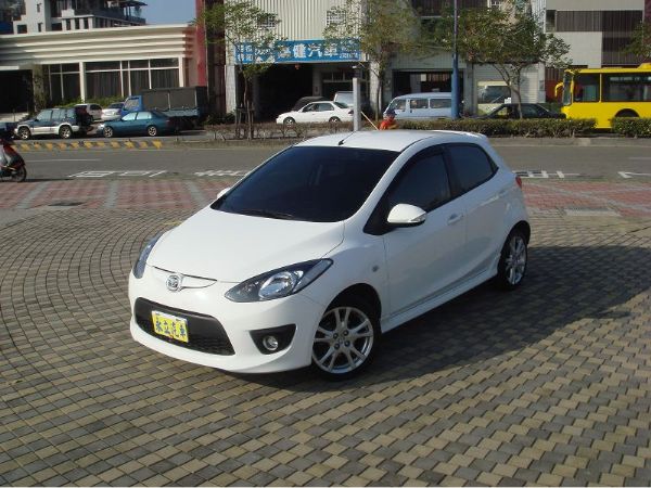 2010 MAZDA 2 馬2 照片10