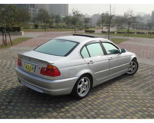 2002 BMW 320 6缸 天窗  照片3