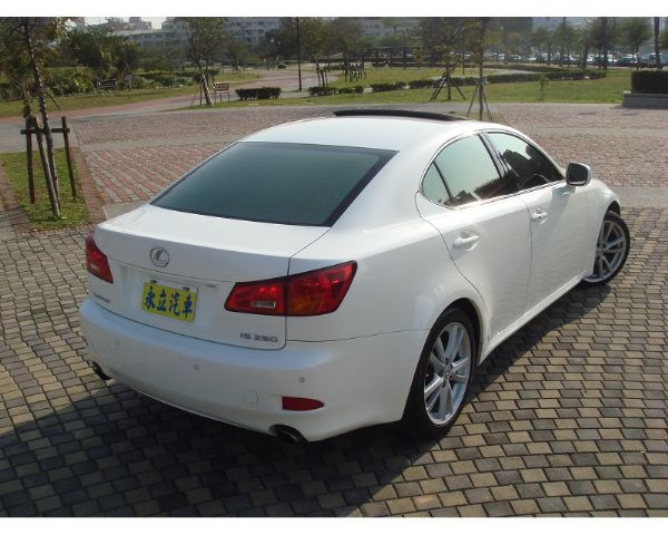 2007 稀有白色黑內裝 LEXUS I 照片3