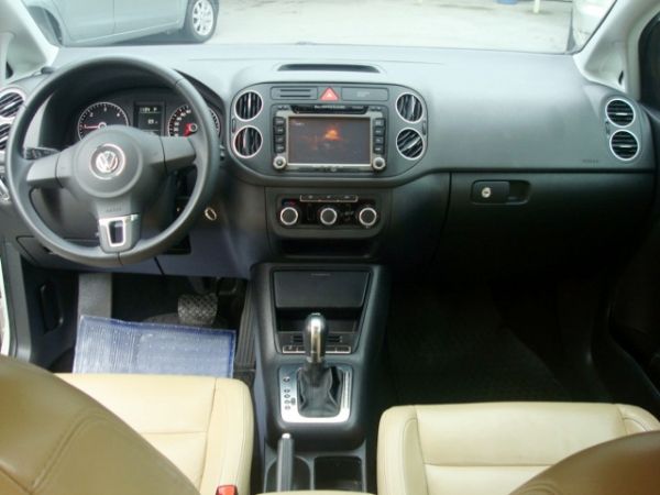 VW GOLF TDI 11年 2.0白 照片4