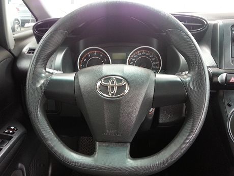 Toyota豐田 Wish 照片3