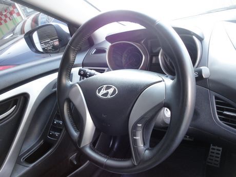 Hyundai 現代 Elantra  照片3