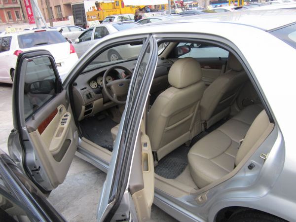 Ford Tierra HOT認證 照片10