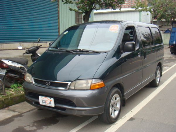TOYOTA HIACE 照片1
