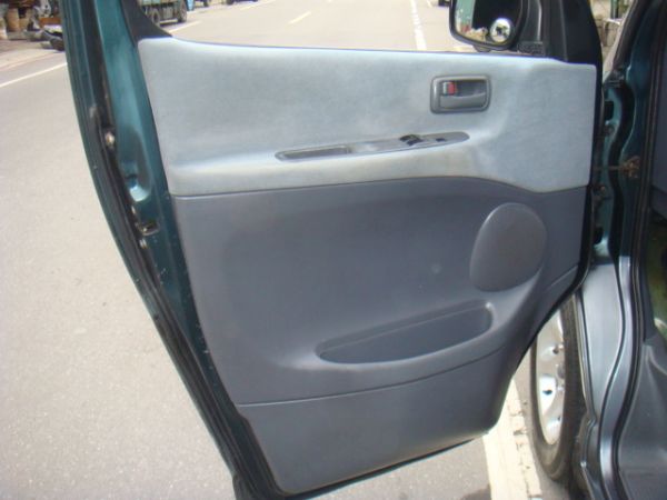 TOYOTA HIACE 照片3