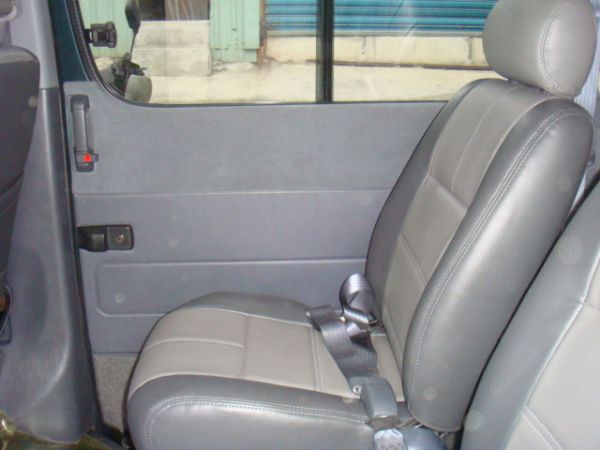 TOYOTA HIACE 照片6