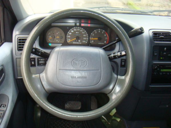 TOYOTA HIACE 照片9